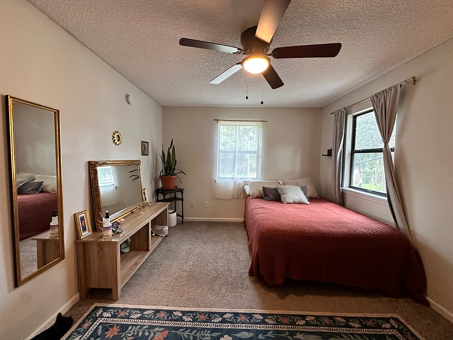 Bedroom with queen bed
