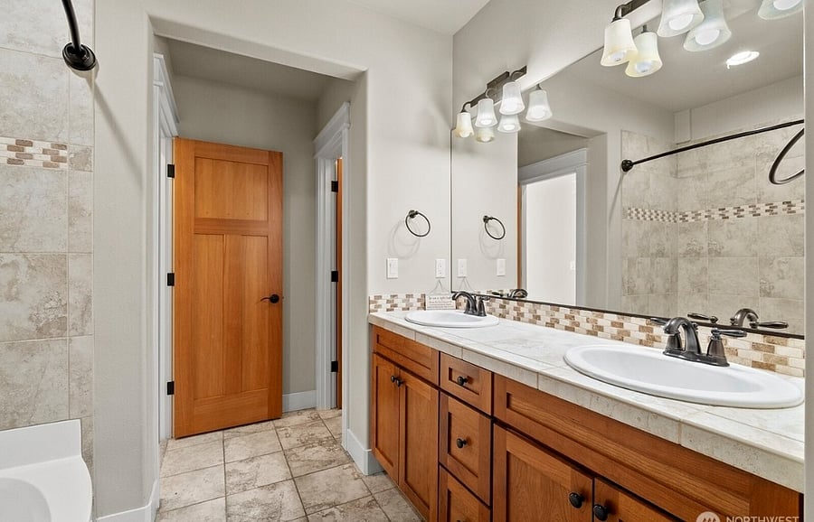 Furnished Finder property 1057422_1 photo 3