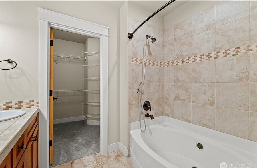 Furnished Finder property 1057422_1 photo 6