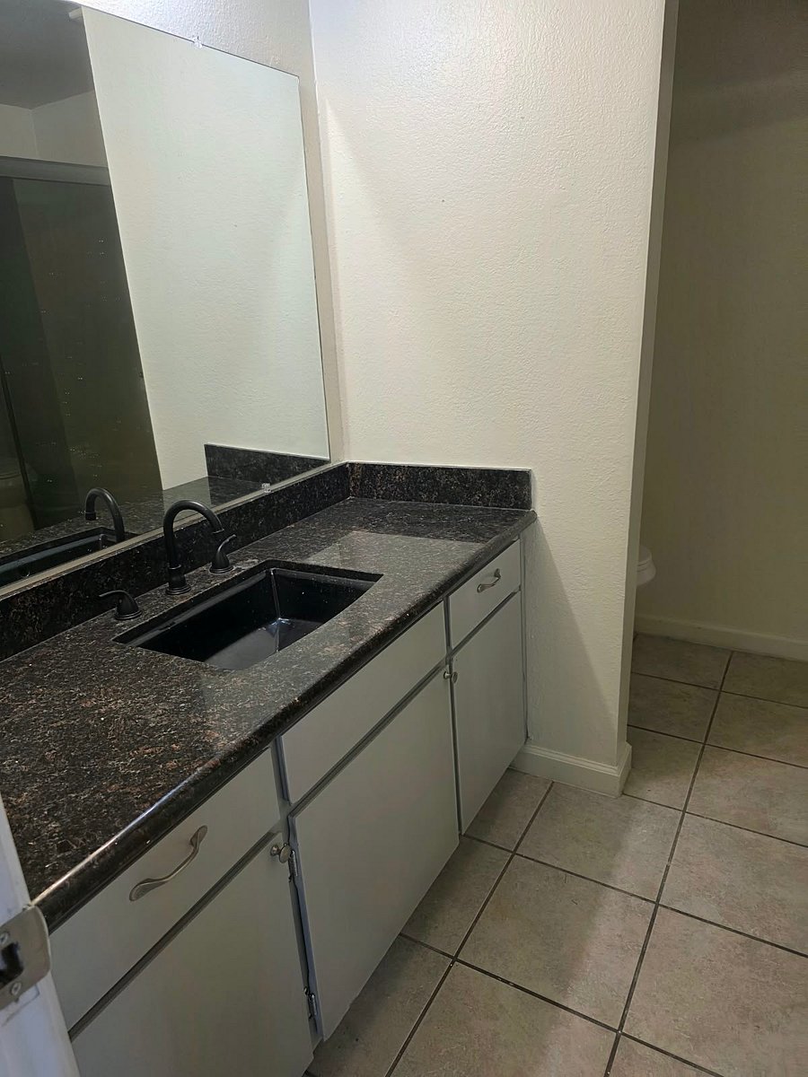 Furnished Finder property 1057470_1 photo 8