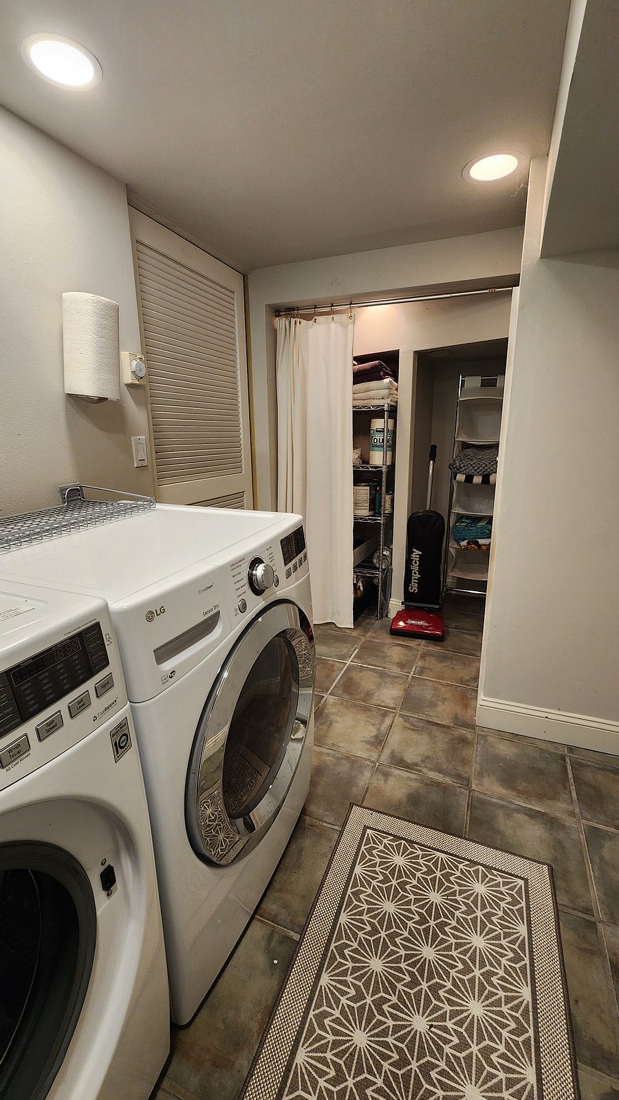 Furnished Finder property 1057595_1 photo 37