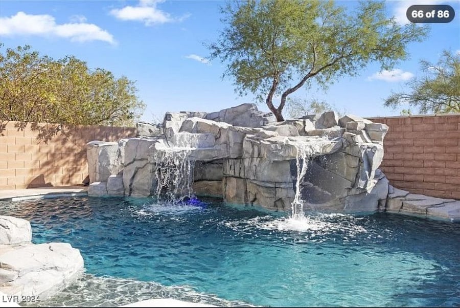 Furnished Finder property 1057645_1 photo 62