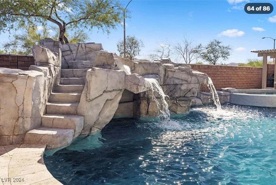 Furnished Finder property 1057645_1 photo 60
