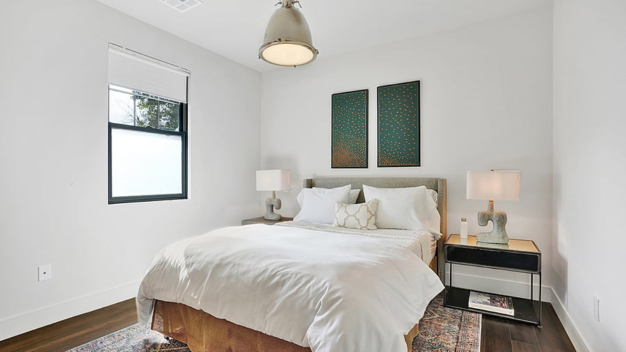 1st Floor Guest Room