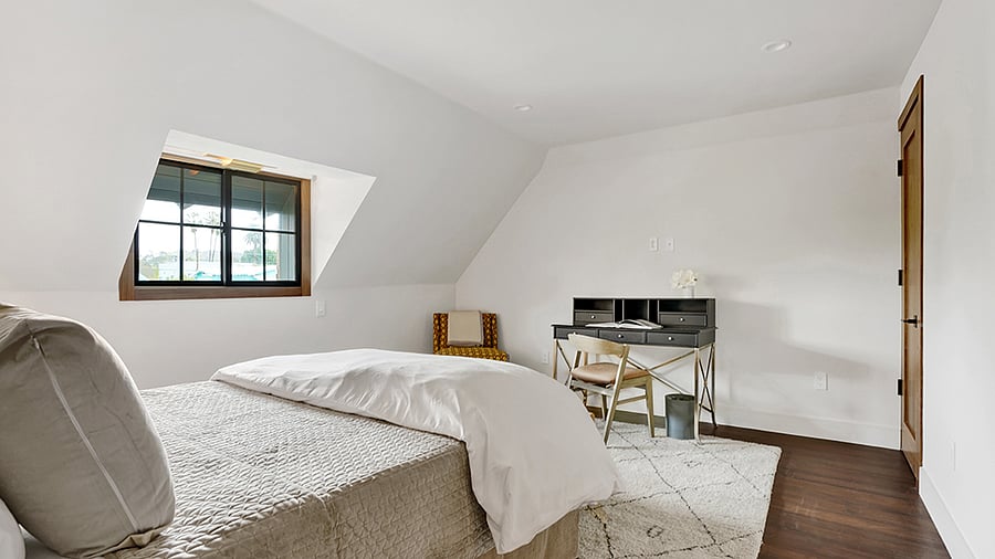 Upstairs bedroom/office