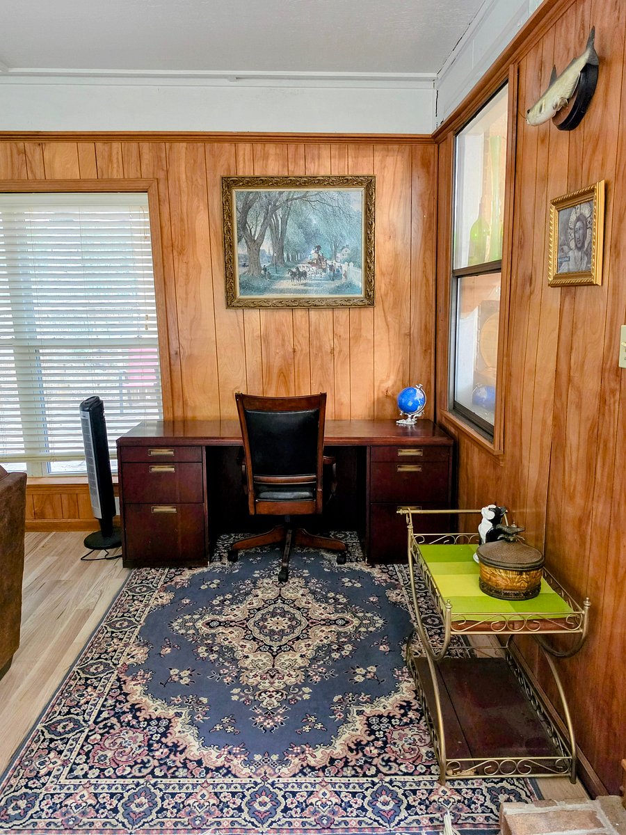 Dedicated workspace with desk and natural light. 300 Mbps high speed fiber internet.