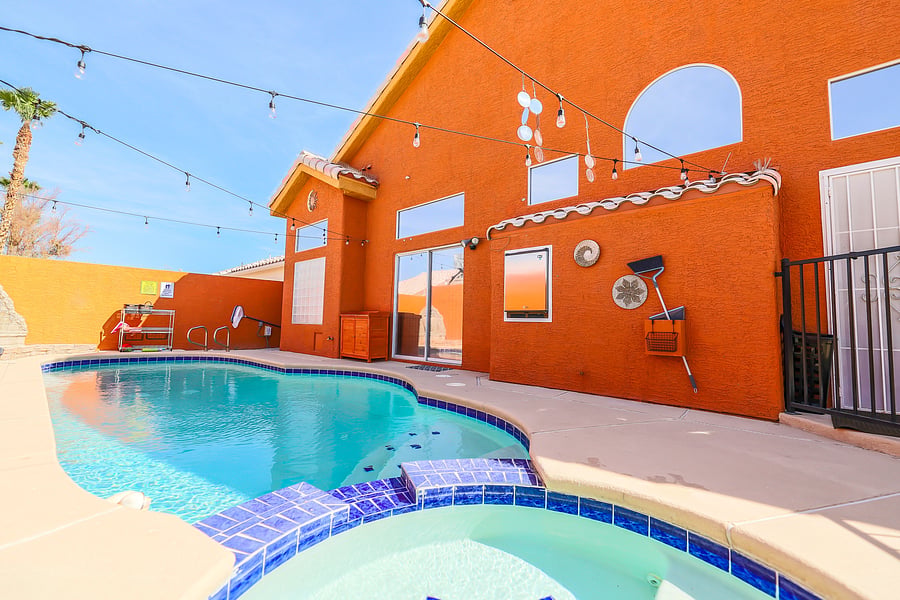 Pool & spa with heater
