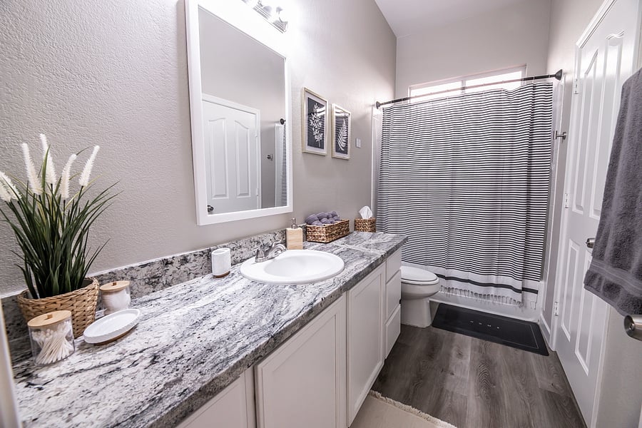 shower & tub combo bathroom on main floor