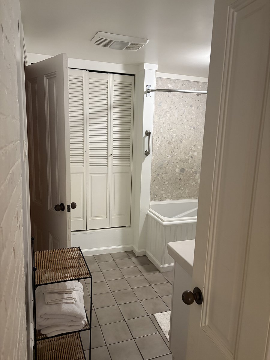 Furnished Finder property 1058315_1 photo 12