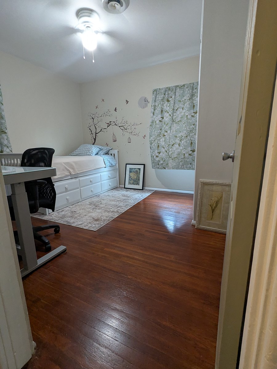Second bedroom/Office 