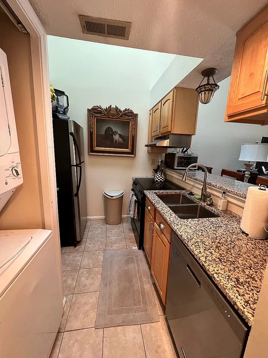 Furnished Finder property 1058452_1 photo 9