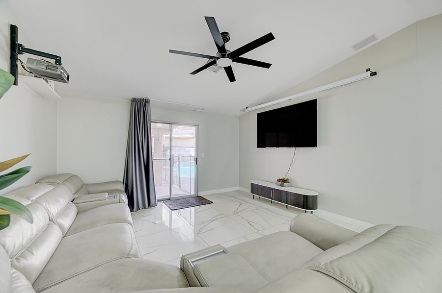 Furnished Finder property 1058738_1 photo 34