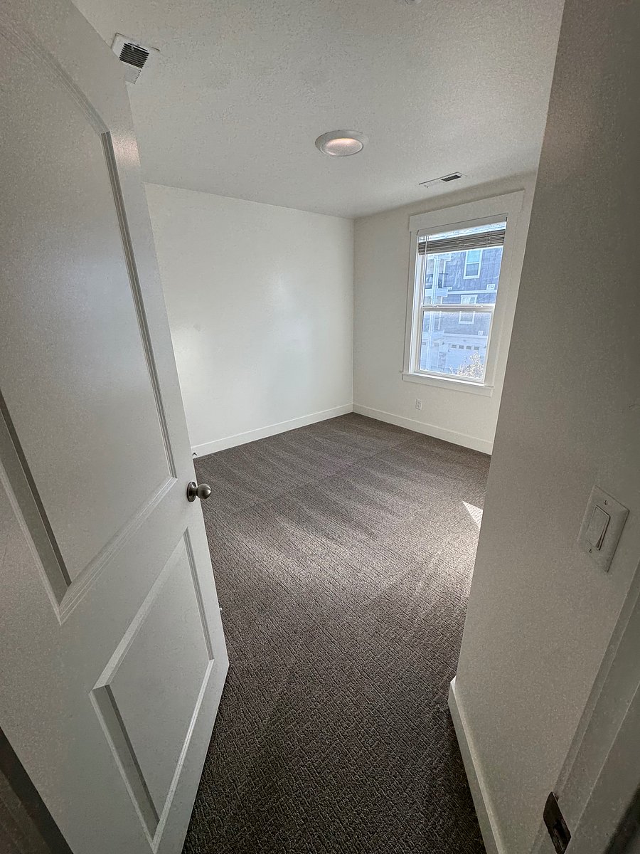 Furnished Finder property 1058779_1 photo 10