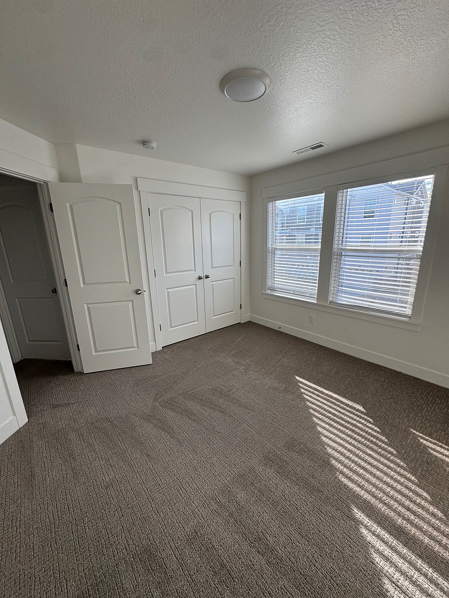 Furnished Finder property 1058779_1 photo 12