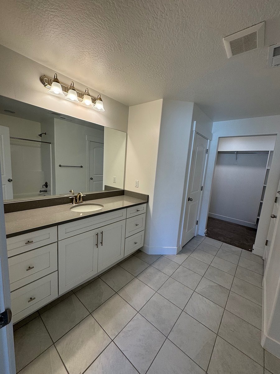Furnished Finder property 1058779_1 photo 17