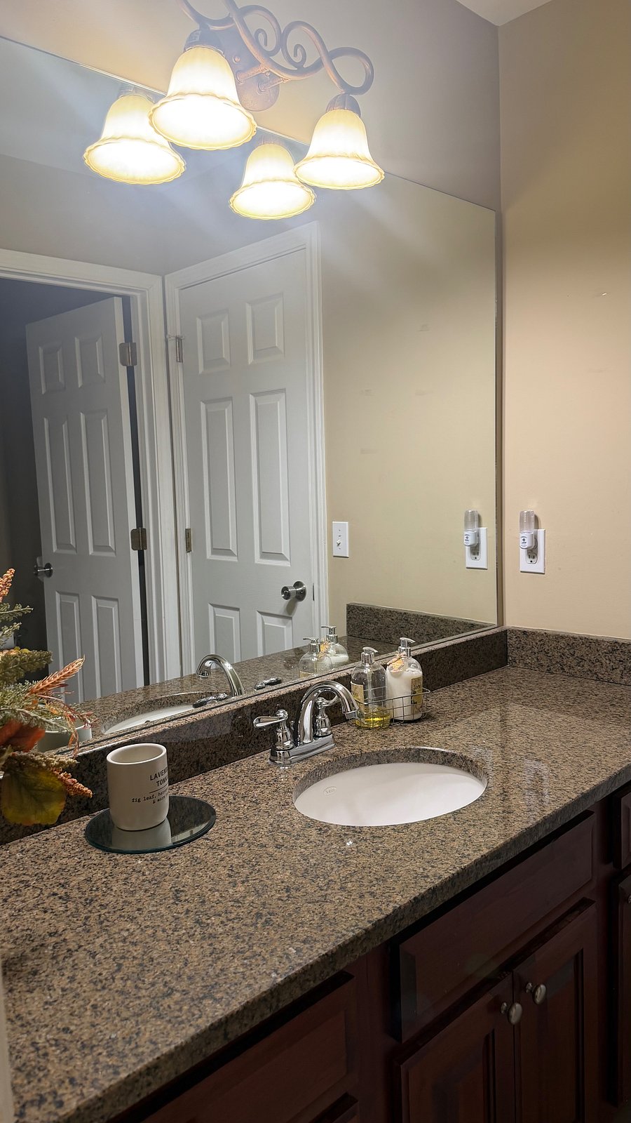 Furnished Finder property 1058974_1 photo 8