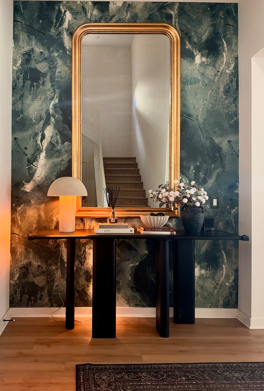 Art deco entryway, high ceiling