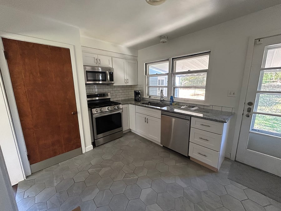 Furnished Finder property 1059156_1 photo 4