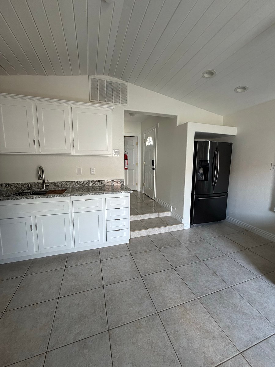 Furnished Finder property 1059261_1 photo 14
