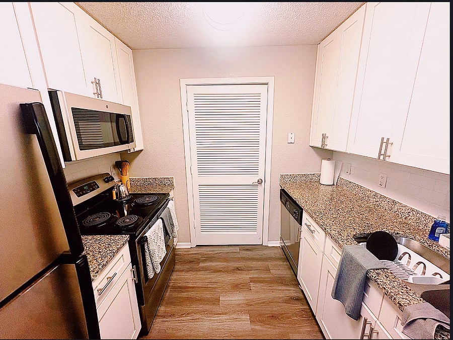 Furnished Finder property 1059340_1 photo 12