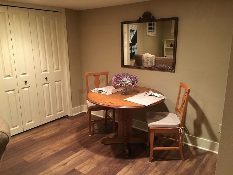 Dining nook