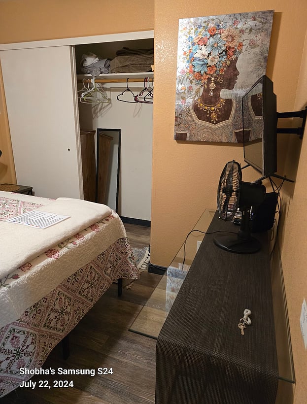 SUNRISE ROOM