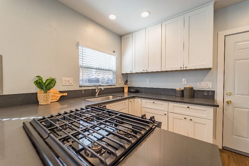 Furnished Finder property 183133_2 photo 8