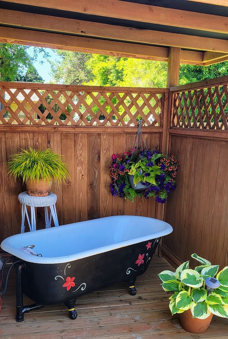 Beautiful outdoor (Private )soaking tub.
Enjoy your morning cup of coffee on a private sunlit patio