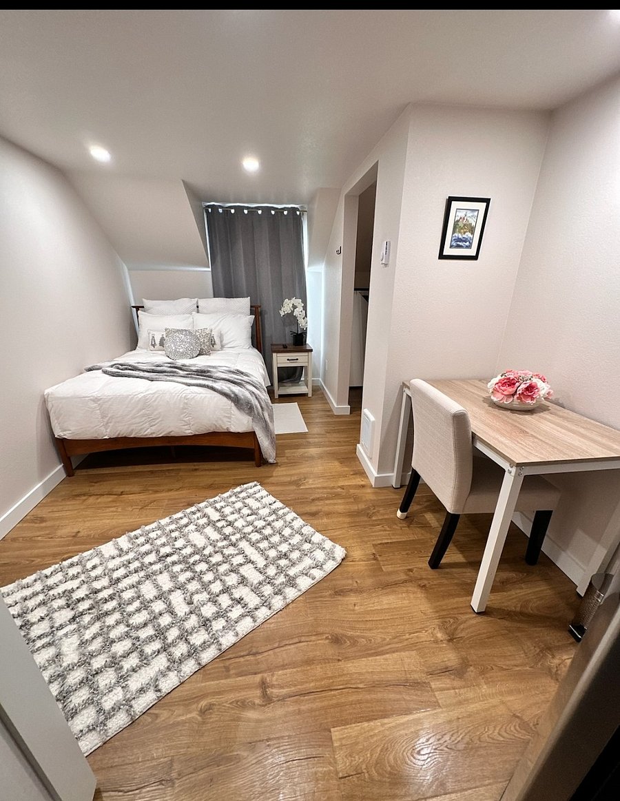 Single rooms available
Call
503-319-9110