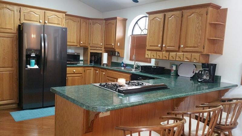 Kitchen and counter seating