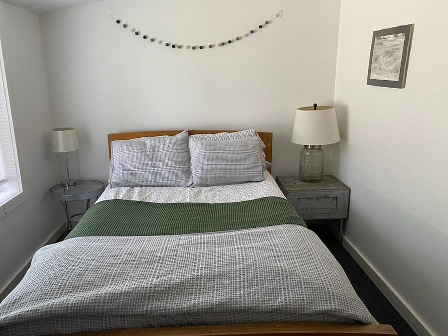 FULL BEDROOM