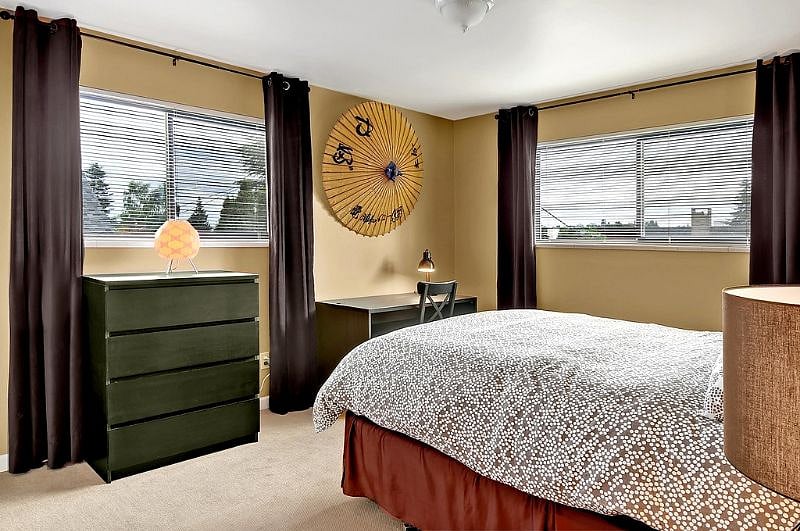 Queen Bedroom with Desk Area
