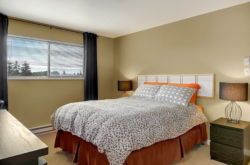 Queen Bedroom