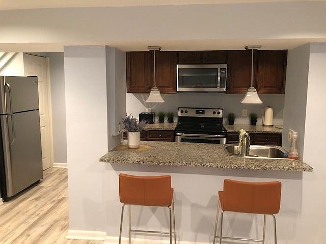 Breakfast bar