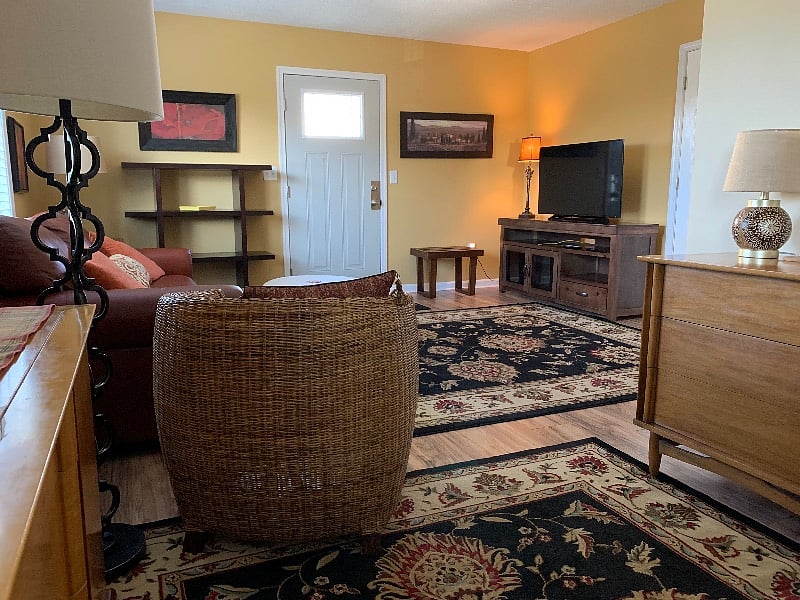 Another view of the living area.