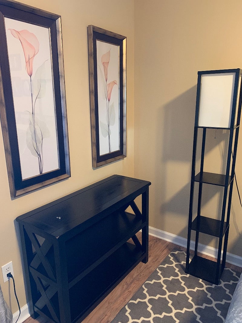 Sturdy shelf for your books, mementos or supplies.