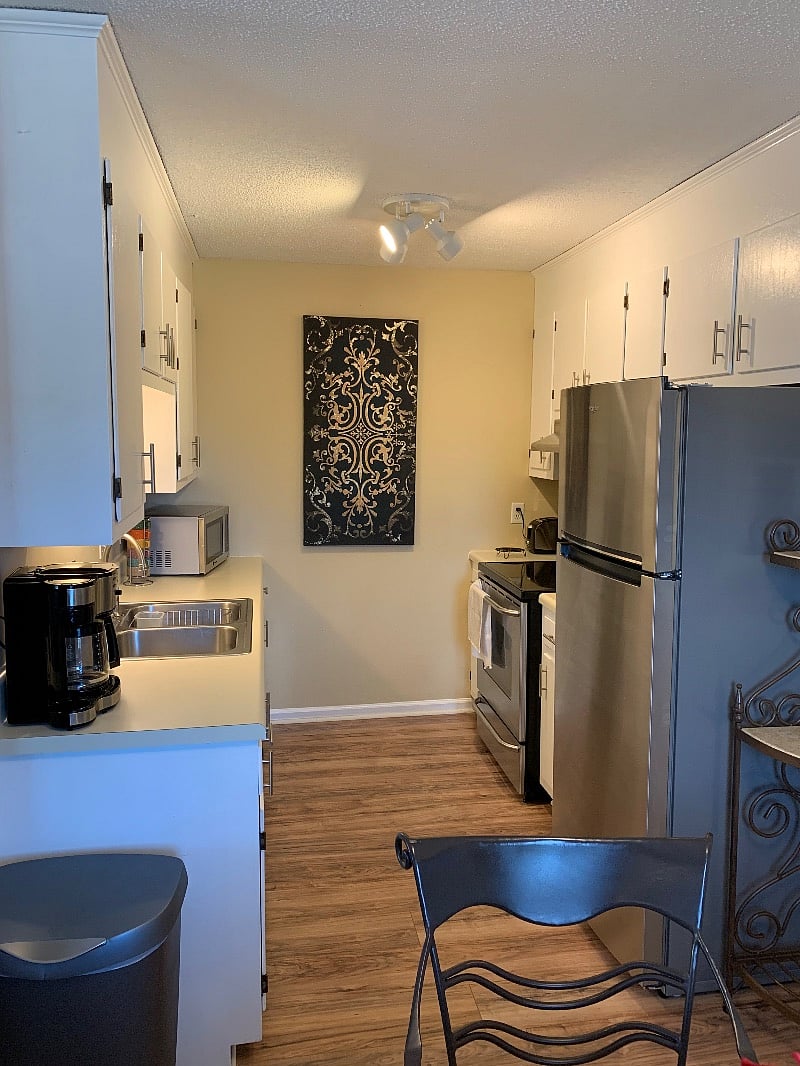 Efficient space for cooking.