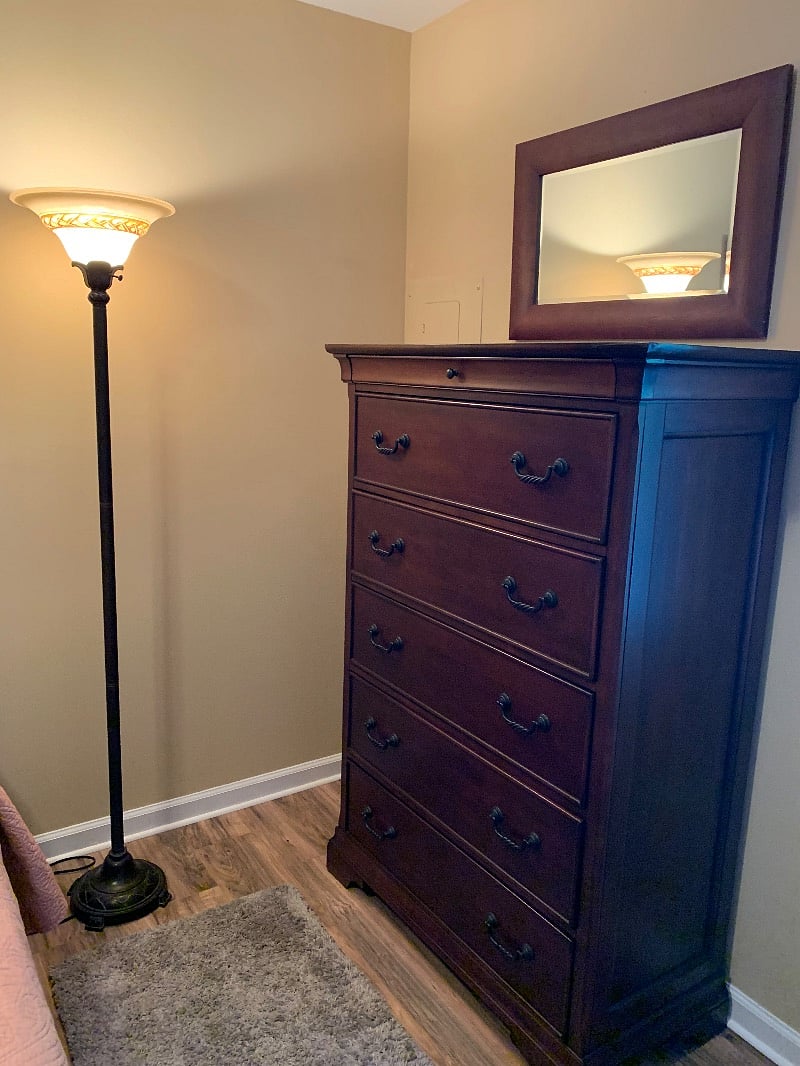 Five drawer chest with small jewelry drawer.