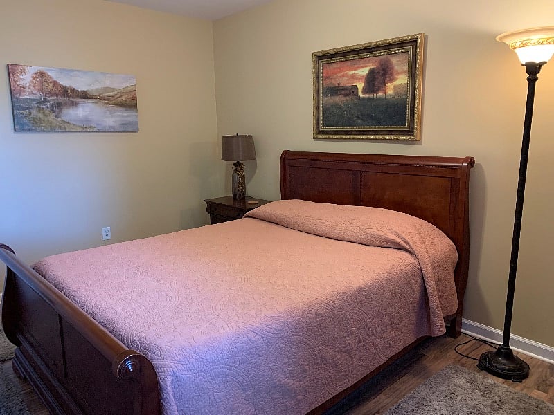 Queen sized bed.