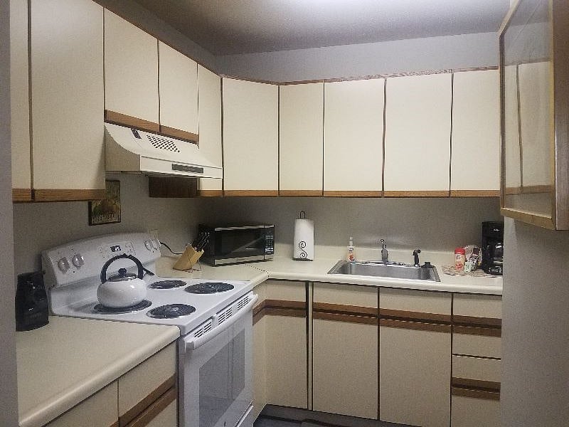 fully stocked kitchen