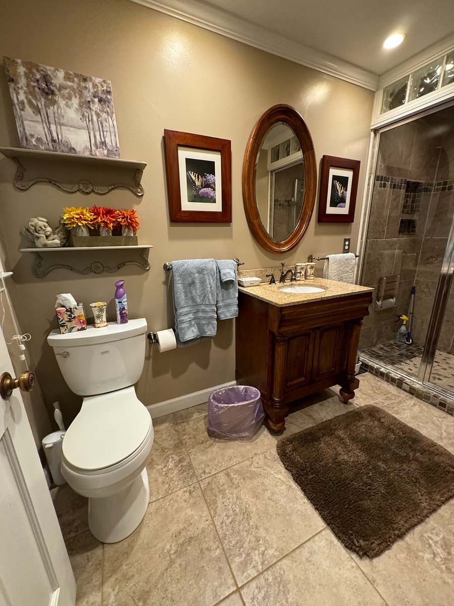 Private Bathroom for On suite room