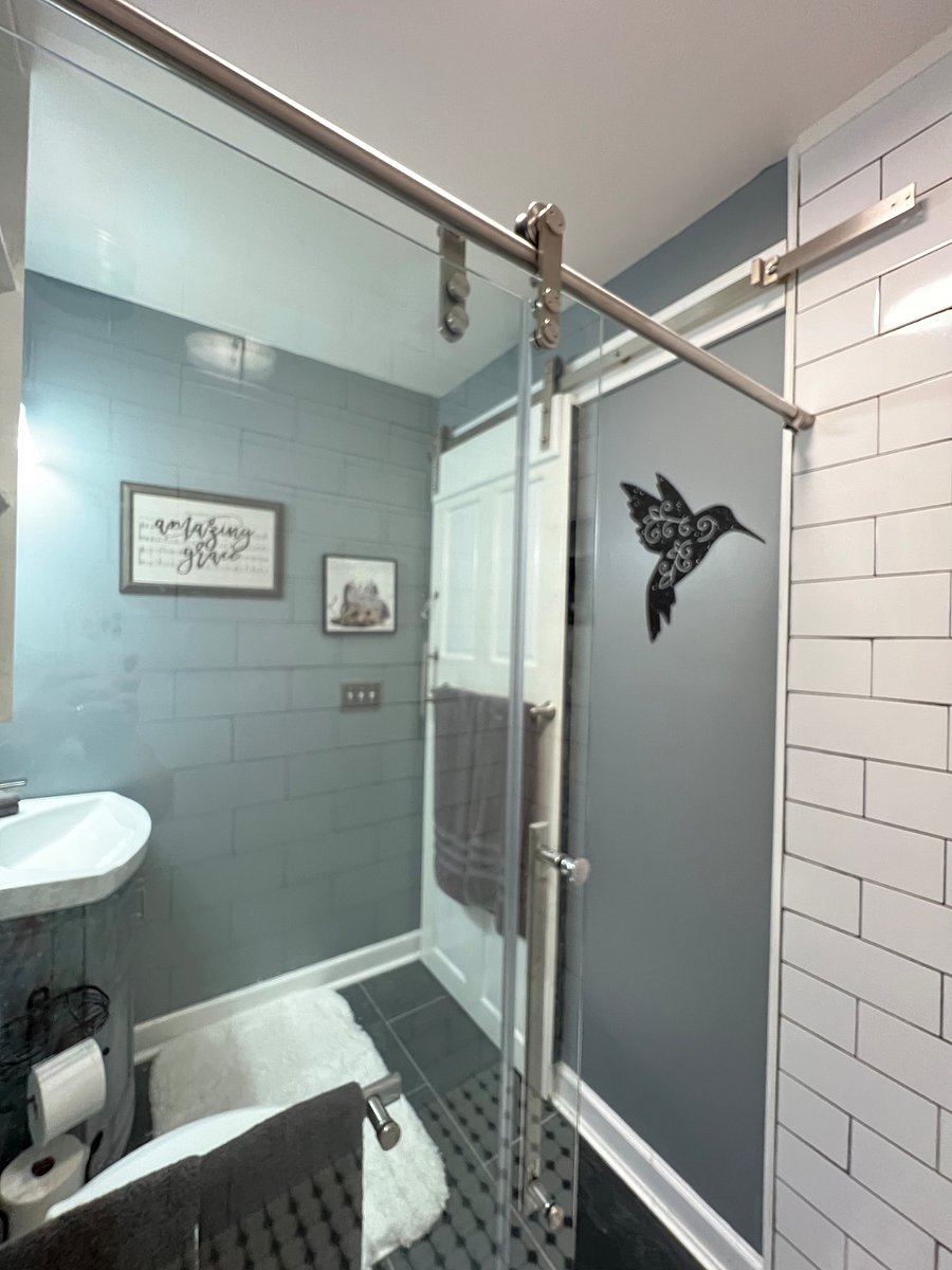 Private Bathroom for red room