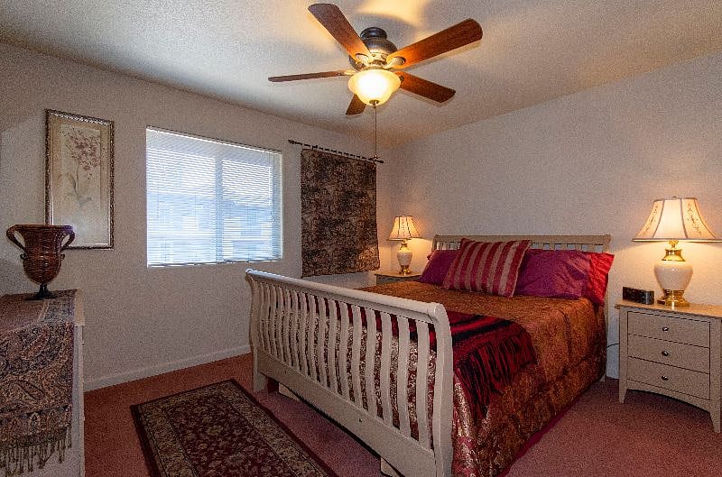 Bedroom with Queen Size Bed and Ceiling Fan