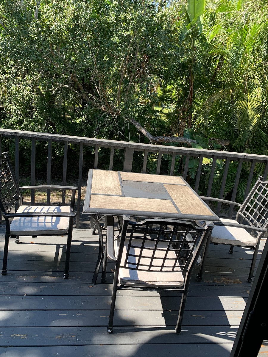 outside dining
