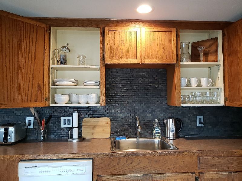 Fully stocked
Fully stocked kitchen includes place-settings, utensils, pots & pans, wine, juice and tall glasses. New fridge 2024
