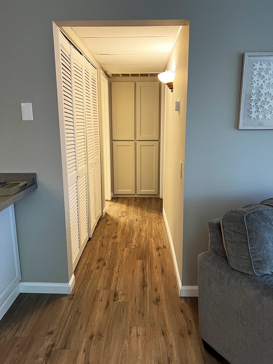 Hallway to Guest Bedroom and Bathroom