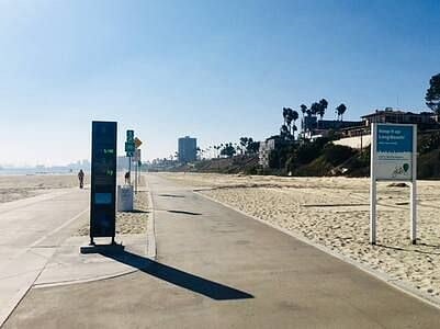 2-Blocks from the Beach with Walk/Run w/Separate Bike Paths
