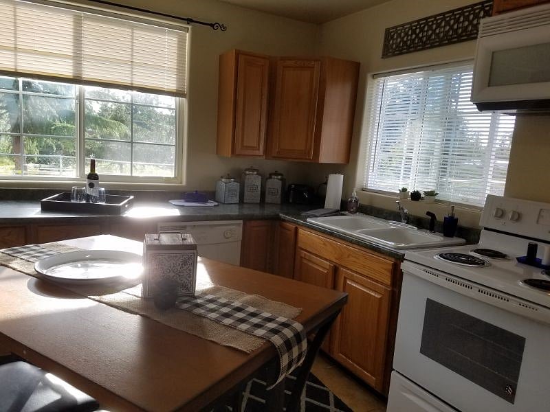 Furnished Finder property 192872_3 photo 16