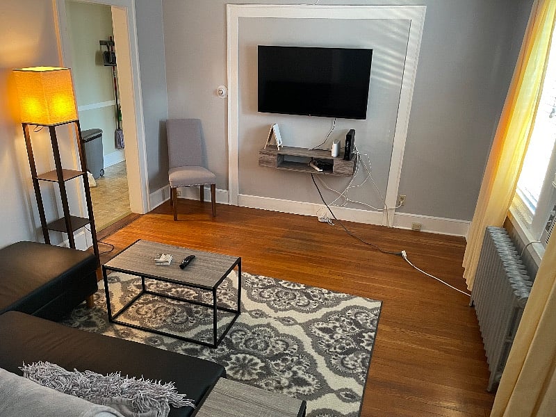 Living room with smart tv and wifi. 