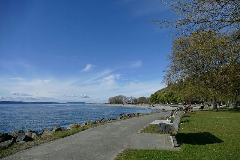 This walking/biking trail to Golden Gardens starts one block from the house!